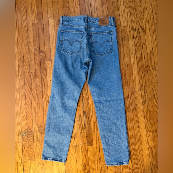Levi’s Wedgie Straight Jean - Picture 3 of 3